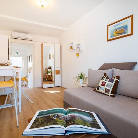 Mediterranean Terrace Apartment With Bikes & Sup Skradin Eksteriør billede