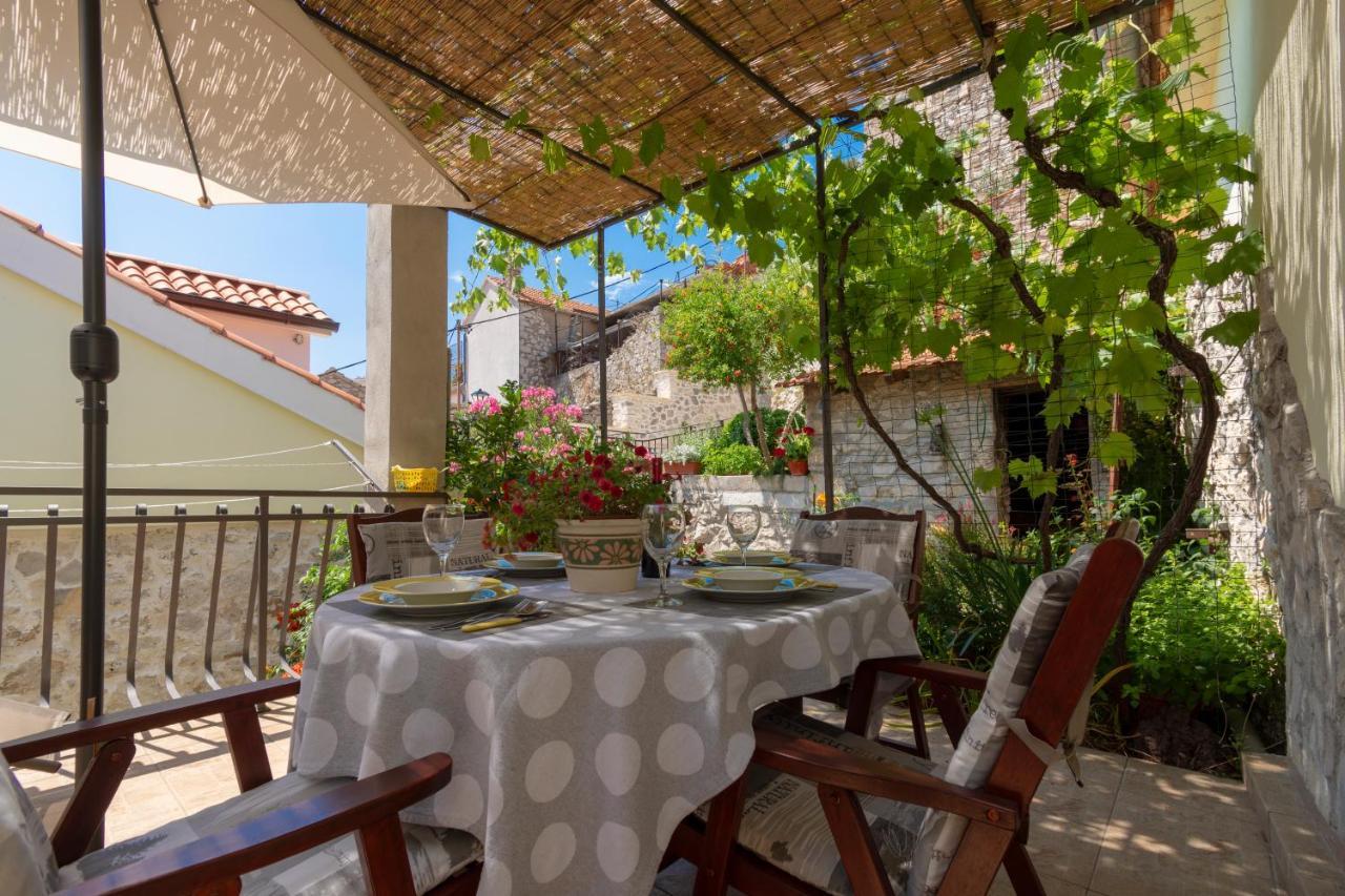 Mediterranean Terrace Apartment With Bikes & Sup Skradin Eksteriør billede