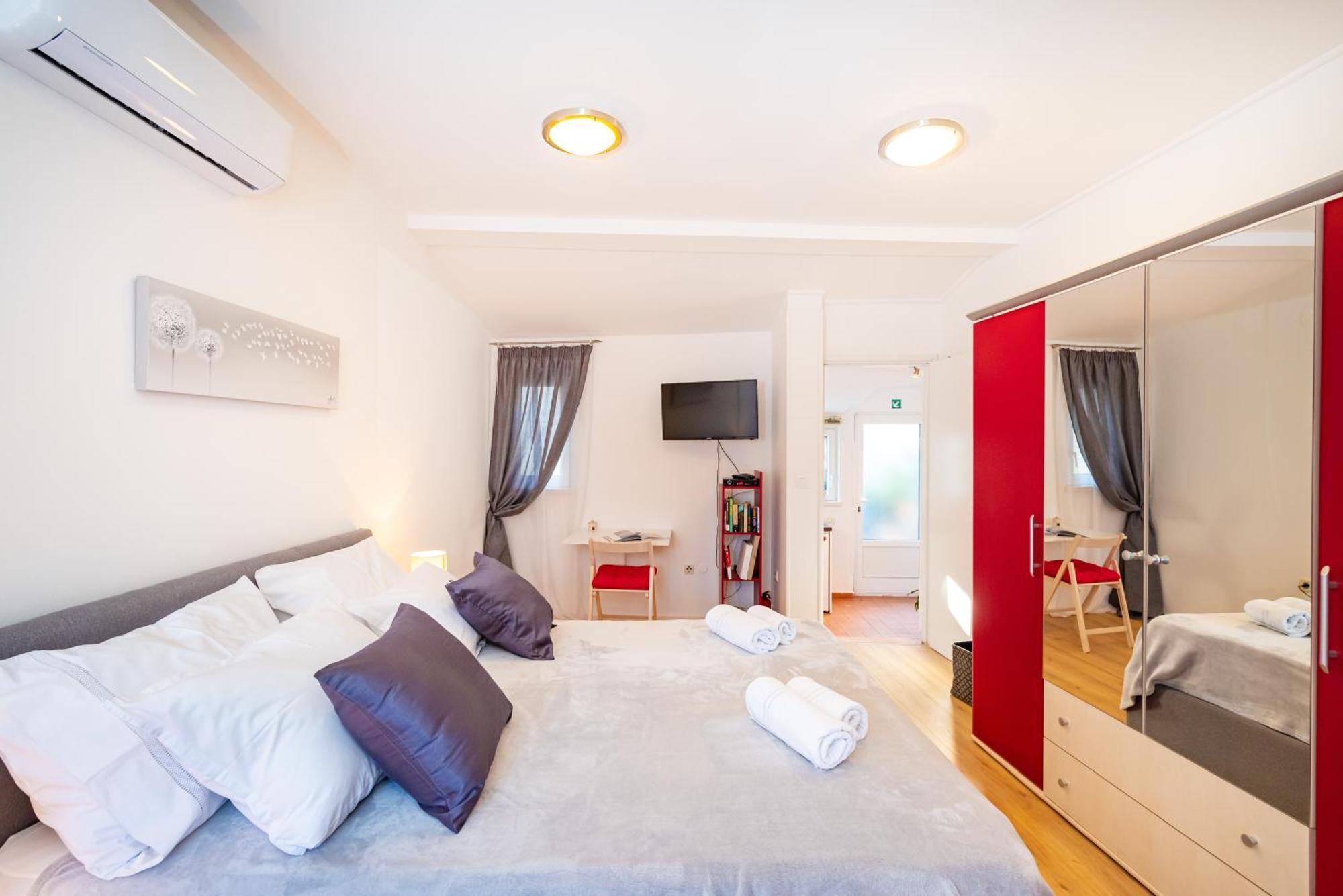 Mediterranean Terrace Apartment With Bikes & Sup Skradin Eksteriør billede