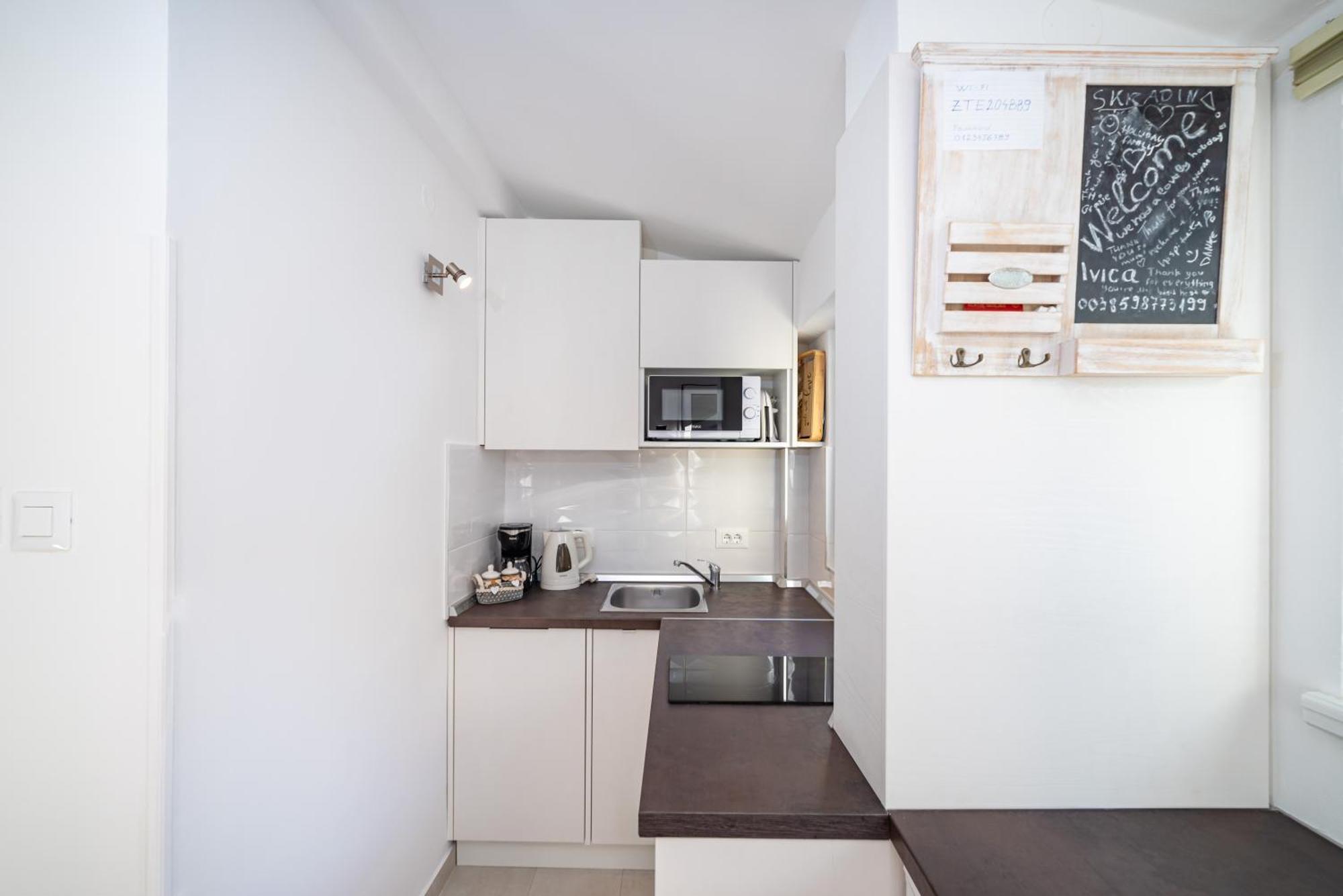 Mediterranean Terrace Apartment With Bikes & Sup Skradin Eksteriør billede
